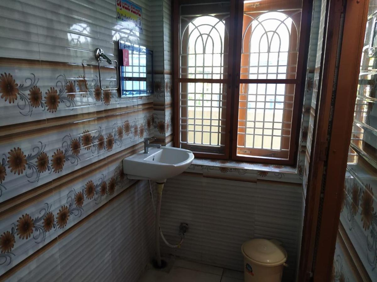 Prasanna Laxmi Residency בהדראצ'לם מראה חיצוני תמונה